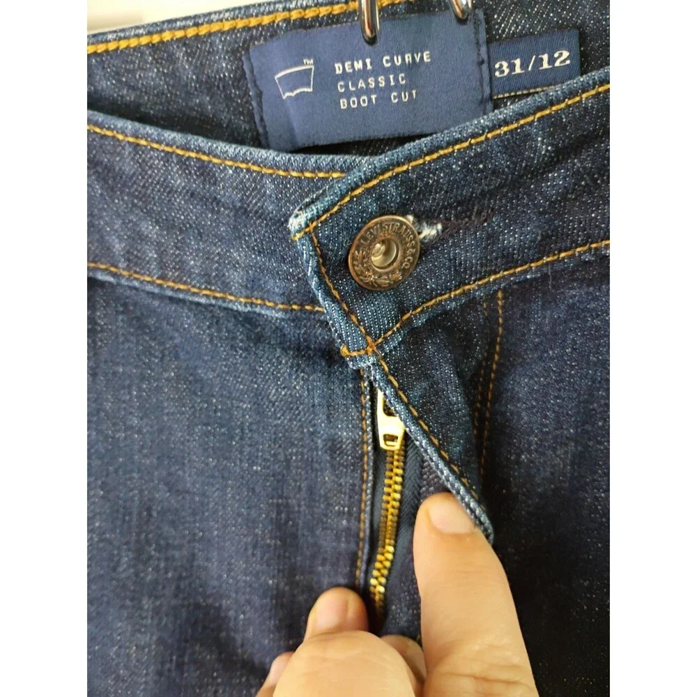 Levis San Francisco 31/12 Demi Curve Blue Denim Classic Boot Cut Denim Jean